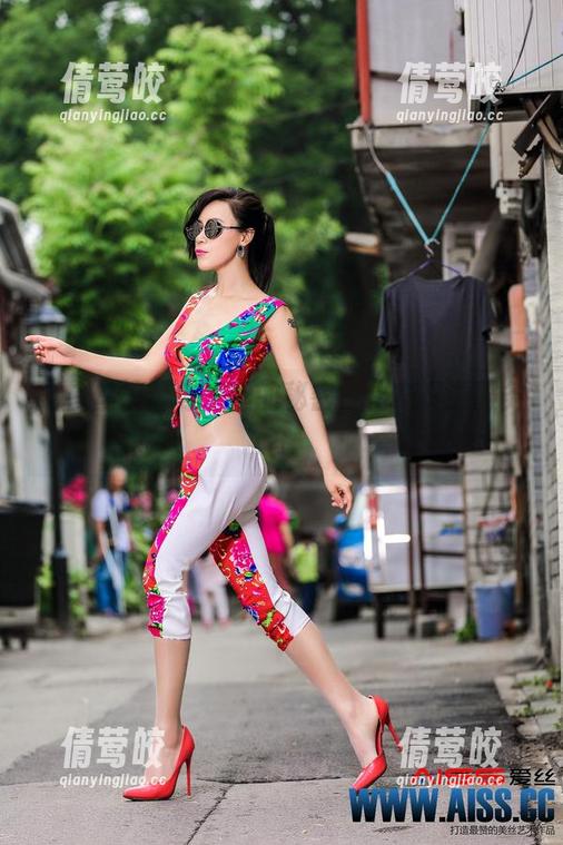 “白丝裤”与爱丝的秘密，化身资源服务！