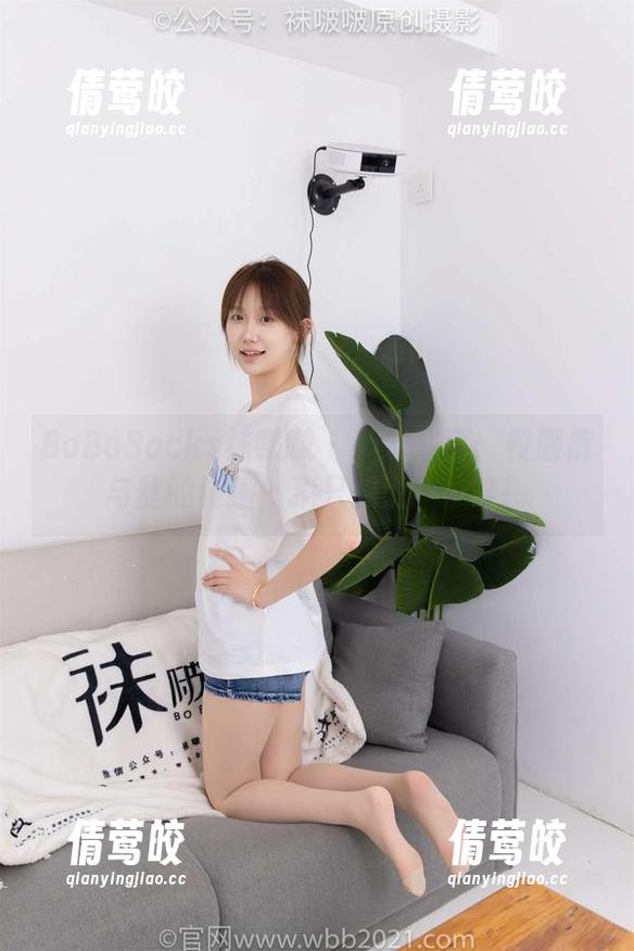 BoBoSocks袜啵啵 - 小沫写真：校服裤与丝的碰撞，我只想说……哇！