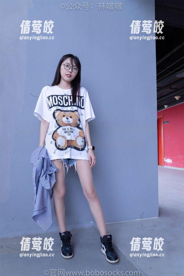 BoBoSocks袜啵啵 - 在厚黑丝间的朵朵：原图精选，光线恰到好处！