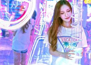 Feilin嗲囡囡 – 鱼子酱fish的魔法时刻：新人模特第三套作品集，下载见证美的瞬间！