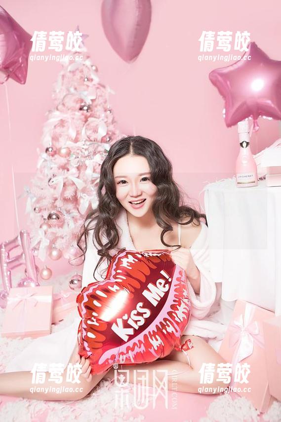 GIRLT果团网 - 龚玥菲的美脚，原图合集，不说了，快把我心中的千言万语都变成一颗小心心！
