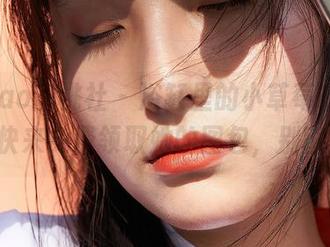 MiiTao蜜桃社 – 浴缸里的小草莓Berry：快来免费领取她的图包，别害羞!
