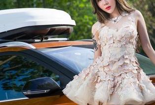 TouTiao头条女神 – 高清下载警告！申美嫣的美足，贼扎眼！