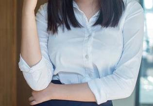 TuiGirl推女郎 – 何何夕的泳衣时刻：高清美图，热辣瞬间服务于眼球