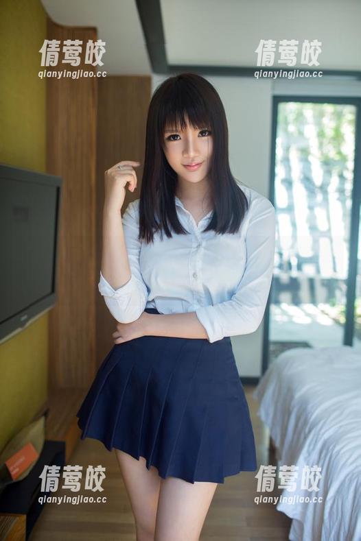 TuiGirl推女郎 - 何何夕的泳衣时刻：高清美图，热辣瞬间服务于眼球