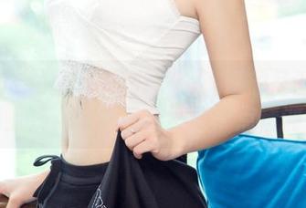 UGirls尤果网 – Mikka涵涵的圣诞写真集上线：谁说下载不能带点情调？