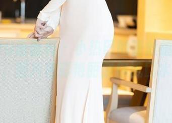 XIAOYU语画界 – 小热巴的蕾丝福利大放送，图片色彩艳丽到你流口水！
