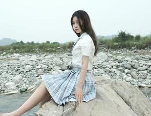 图库上新！eloise软软的毛衣少女，谁说只能穿裙子？