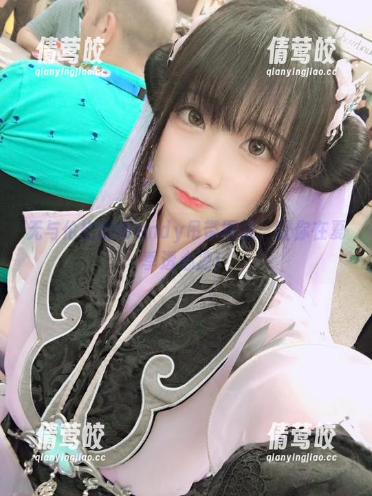 无与伦比的Wendy吊带图库：让你在夏季透心凉！