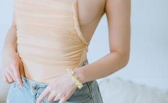 一智智的㭴野泳装xcosseria：好奇这是液态水母还是美少女？