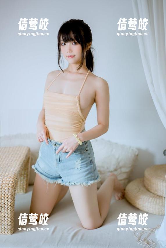一智智的㭴野泳装xcosseria：好奇这是液态水母还是美少女？