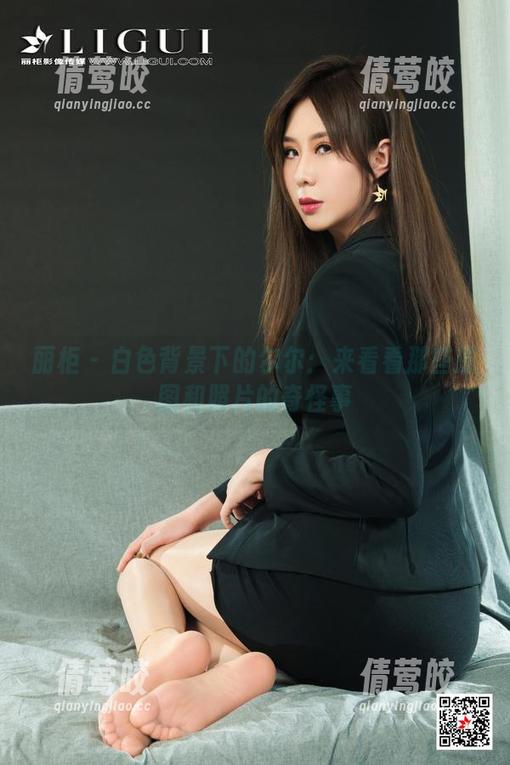 丽柜 - 白色背景下的尔尔：来看看那些原图和照片的奇怪事