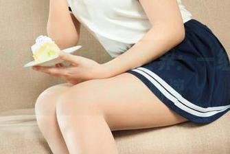 丽柜 – 进入肖肖的私房世界：一组吊带图集让你心跳加速