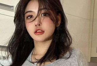 微密圈 – 夜色撩人的于芷晴，写真套图里的世界，我觉得我好像在浮现了。