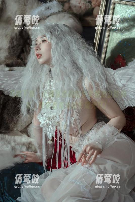 只需下载，云溪溪奶桃的少女魅力立即拥有，快来看看她的专属光环！