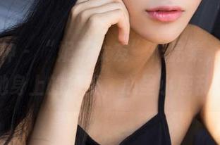 克拉女神 – “妮子女友”作品集，光线打在她身上的角度，心里小鹿乱撞！