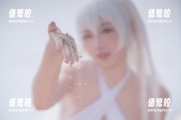 胡桃的轻盈舞动与刺青Poi的叛逆:图集中那些微妙的张力 胡桃的轻盈舞动与刺青Poi的叛逆:图集中那些微妙的张力