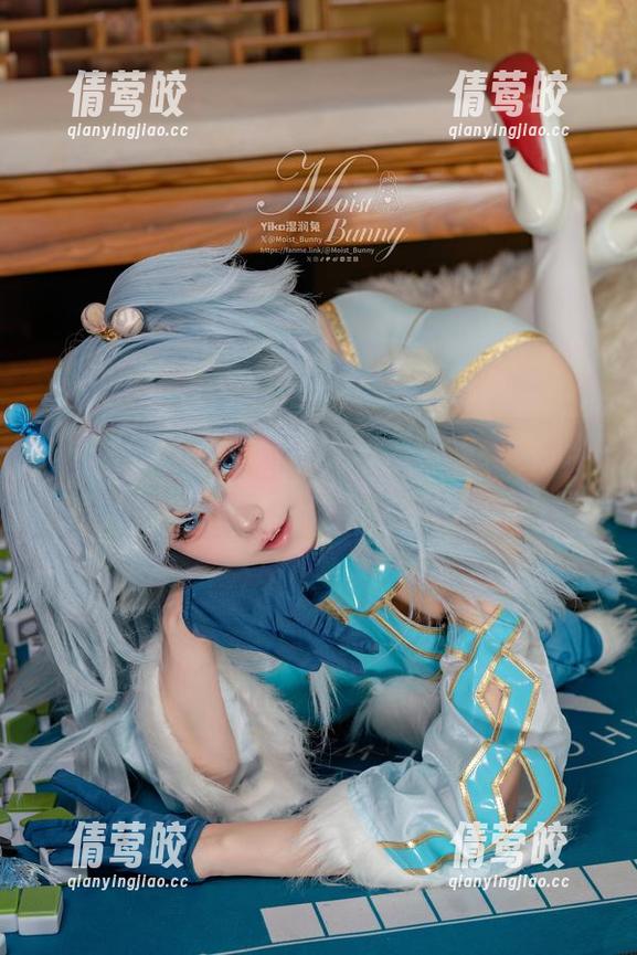 在咬人小小兔的写真世界，鸳鸯戏带你感受不一样的私拍魅力！