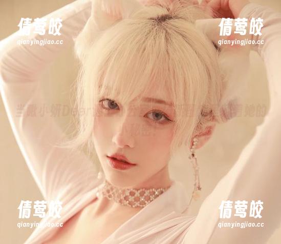 当啾小妍Deer遇上办公室：最新图库里藏着她的小秘密！