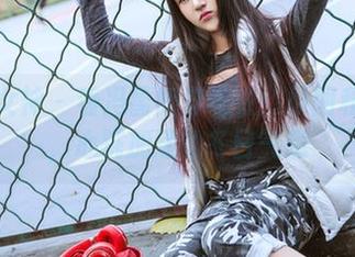 头条女神 – 看冯雪娇穿毛衣：原图和套图，心跳加速的冬日气息
