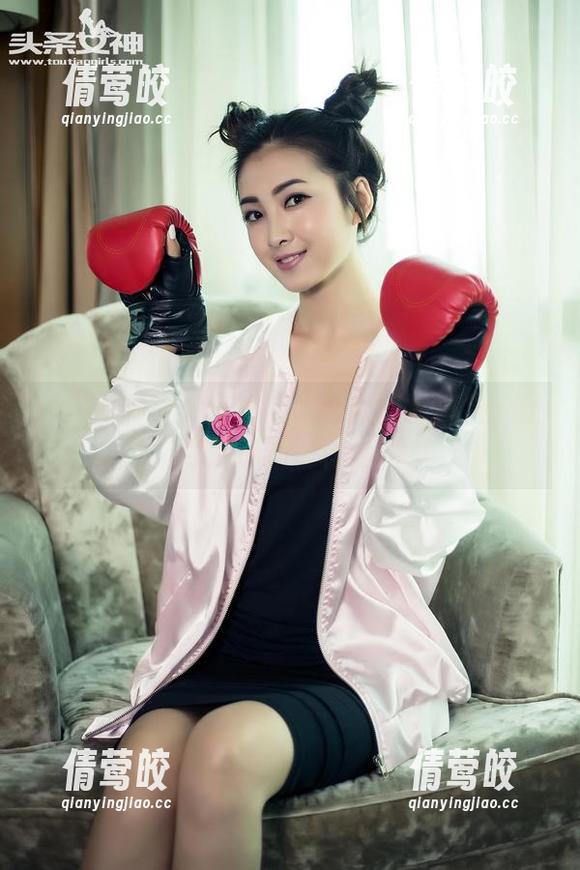 头条女神 - 分享小晴子的女王写真集：让你发现不一样的她
