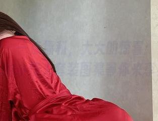 微密圈 – 一点福利，大大的惊喜：奶宝妹纸的小情人套装图集等你来享！