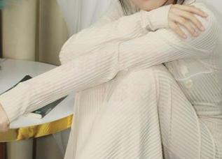 小众视觉 – 小苏菲的套装美图，免费拿走不谢！就等你来围观！
