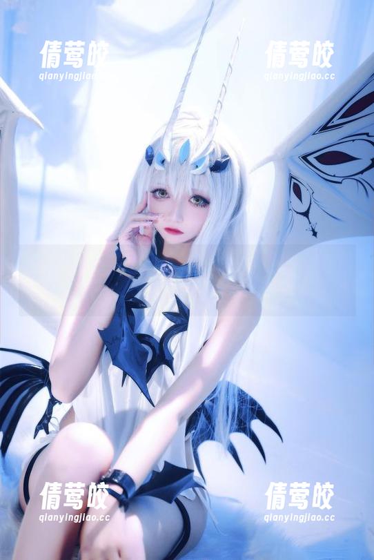 学姐写真全集，小野寺地瓜的眼神里藏着什么秘密？