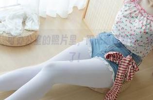少女秩序 – 在晞可办公室的照片里，阳光透过窗帘，似乎听见心跳声了！