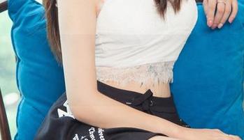 尤果网 – 仙妮的套装写真：为什么我觉得这些图片像是梦境？
