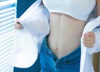 尤果网 – 谭晓彤带来的灰丝资源，简直是色彩与光影的绝妙组合