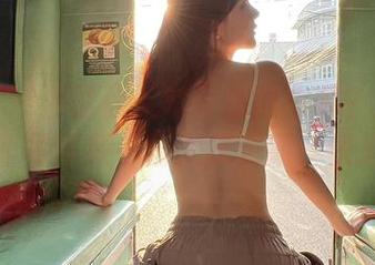 微密圈 – 那盆仙人掌背后的故事？就是阿朱啊新写真集小窗大床更新，快揭晓！