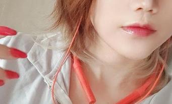 乌尔里希·冯·胡滕：巴鲁巴鲁BaRu的私拍大揭秘，谁能抵挡这股魅力