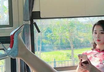 微密圈 – 探索张老师的秘密花园：高清照片，绿意盎然的画面都在等你！