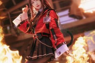 精选美图：看弥音音ww如何在蓝色魅影中化身女神