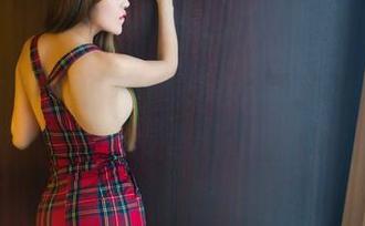 推女郎 – 黄可教你如何一秒变泳装女神，原图与精选让你摔倒在沙滩上！