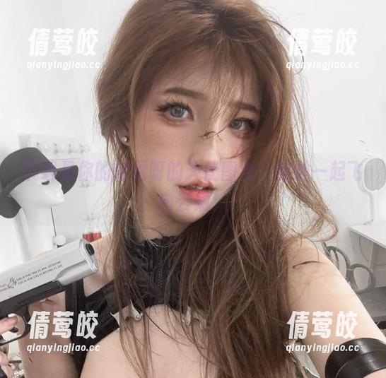 下载是你的阿薰呀的天使图包，和她一起飞向云端！