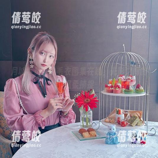 月城委员会的毛衣图集在线，光影之间的温柔捕捉