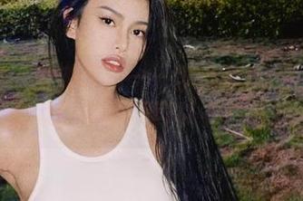 微密圈 – 漫游云端——李嘉欣97空姐图片合集，谁说不可以有点色？