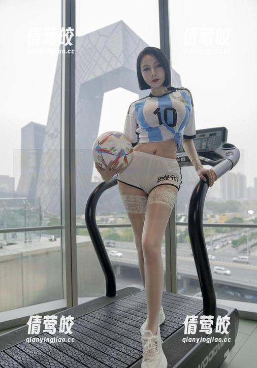 微密圈 - 果儿Victoria红底高跟：这一组写真，真是让人忍不住想说‘再来一张’！