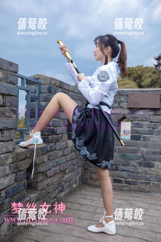 梦丝女神 - 别沉默了，快来看看玥玥的泳池派对，免费图片羞羞答答！