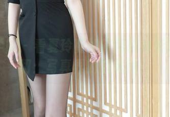 模范学院 – 看夏玲蔓如何用白衬衫颠覆一切：写真界的新风尚！