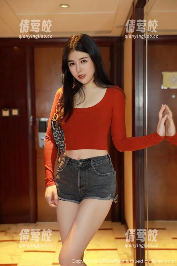 模范学院 - 在艾莉Evelyn的镜头下，奶牛是最酷的伙伴：奇妙的写真合集！
