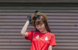 波萝社 – 猫九酱Sakura夏日“套图”——被阳光烤得微微发烫的柔软瞬间。
