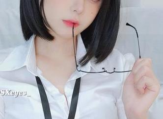赢取眼酱大魔王w的COS套装，下载不止于美！