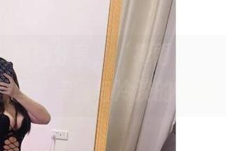 微密圈 – 精选分享，‘禅雨儿Lynne’的纯白原图：美丽与冷淡的微妙交织。