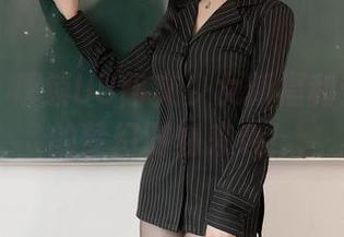 秀人网 – 解锁UU阿文少女新福利：图包里的梦幻时刻来袭！