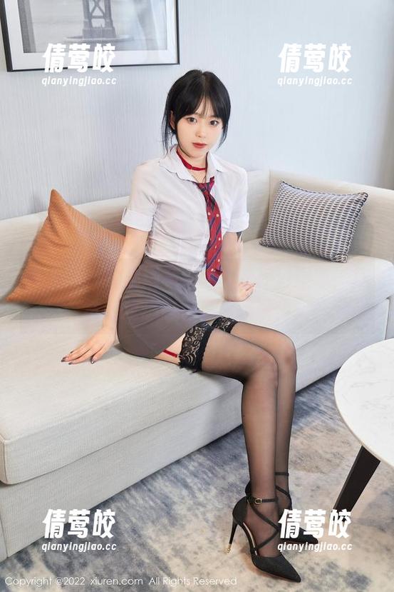 秀人网 - 乔娜娜私拍：这张纯白图包，居然让我想起了夏天的温柔。