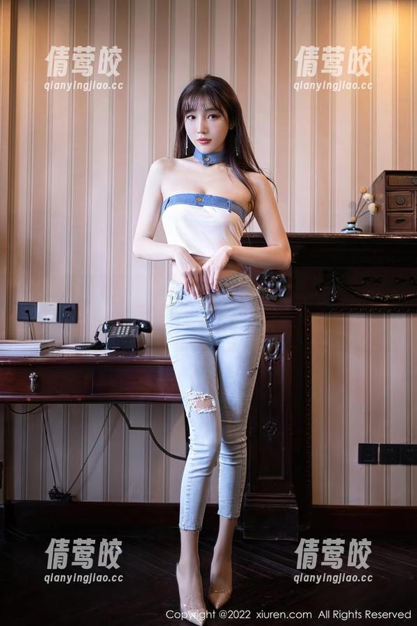 秀人网 - 养乐多DoDo的白色瞬间：福利图片里藏着小秘密