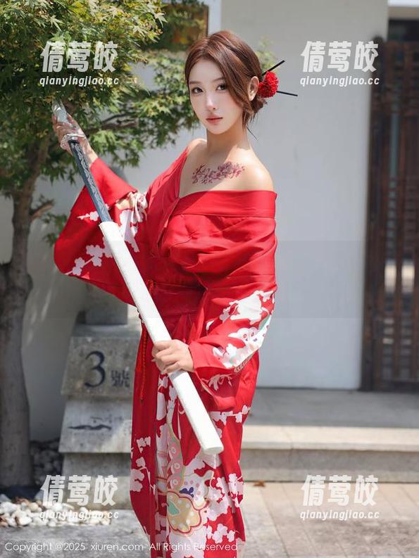秀人网 - 古月小同学的私拍女仆：一个拎着爱心咖啡的梦游仙子。